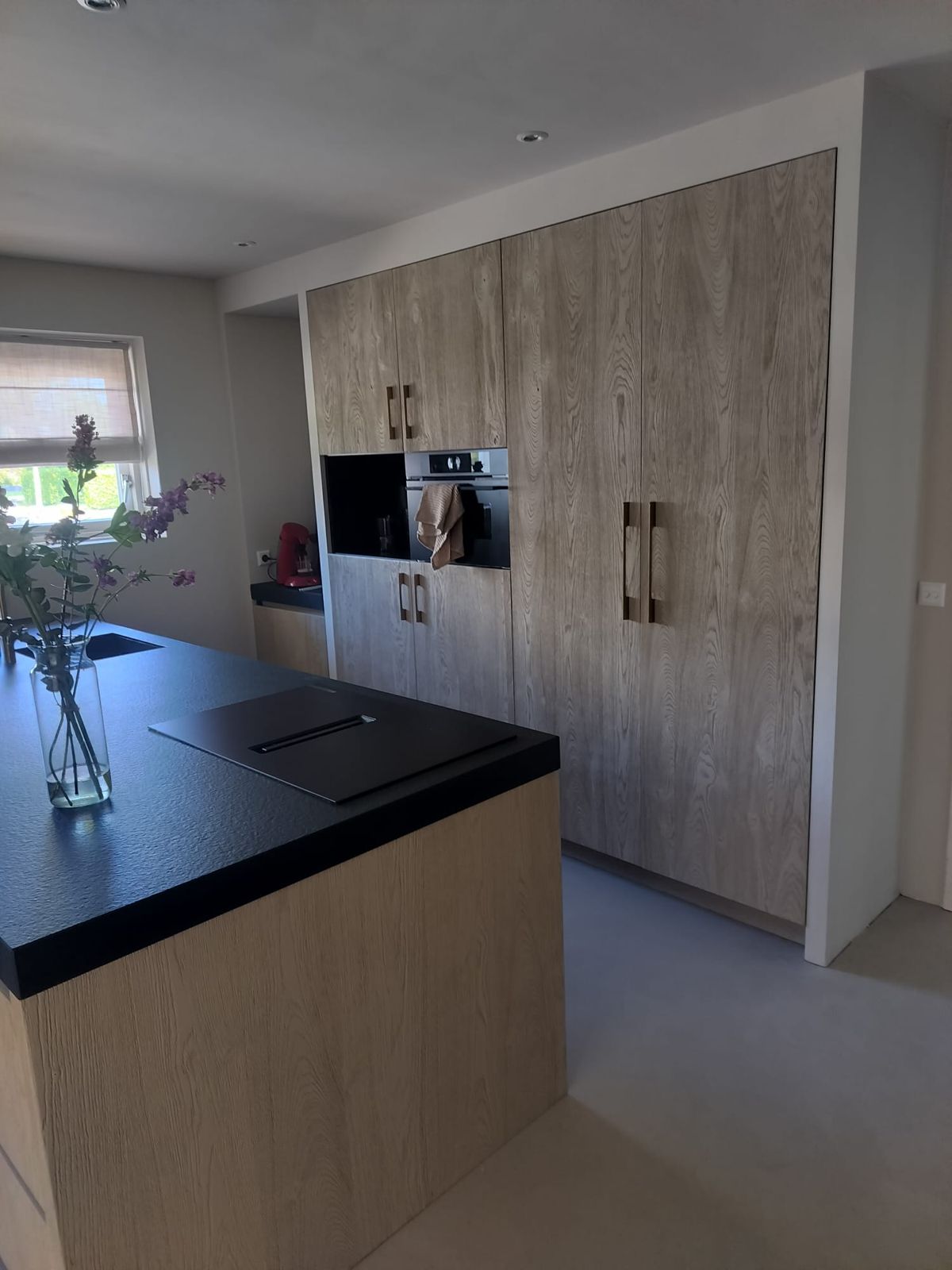 Maatwerk keuken in eiken met kookeiland